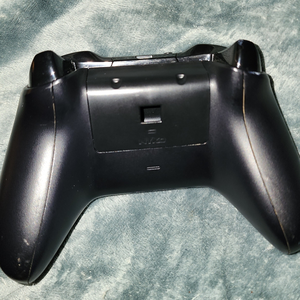 2 Two Xbox One Wireless Controller Bundle - Picture 4 of 5